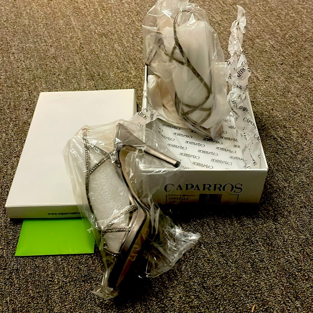 Brand new in box size 9 mushroom metallic high heel dress shoe (zarielle)